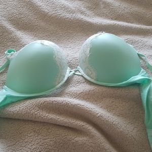Victoria's secret bombshell bra 36c